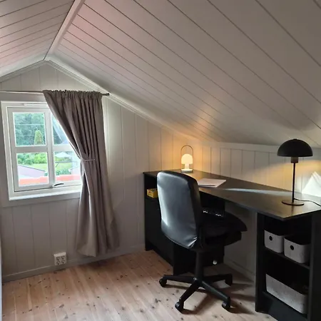 Semesterbostad Garden House 1 *