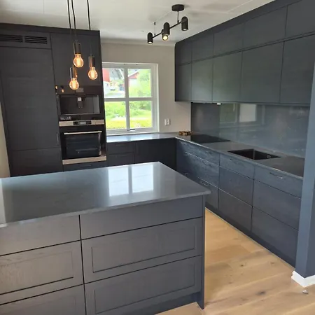 Semesterbostad Garden House 1 *